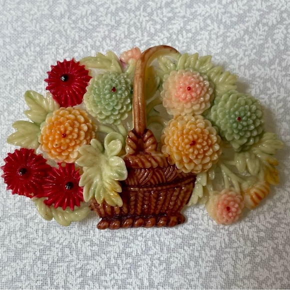 Vintage Japanese Celluloid Floral Basket Brooch 1950's Mid-Century Pin - Picture 11 of 11